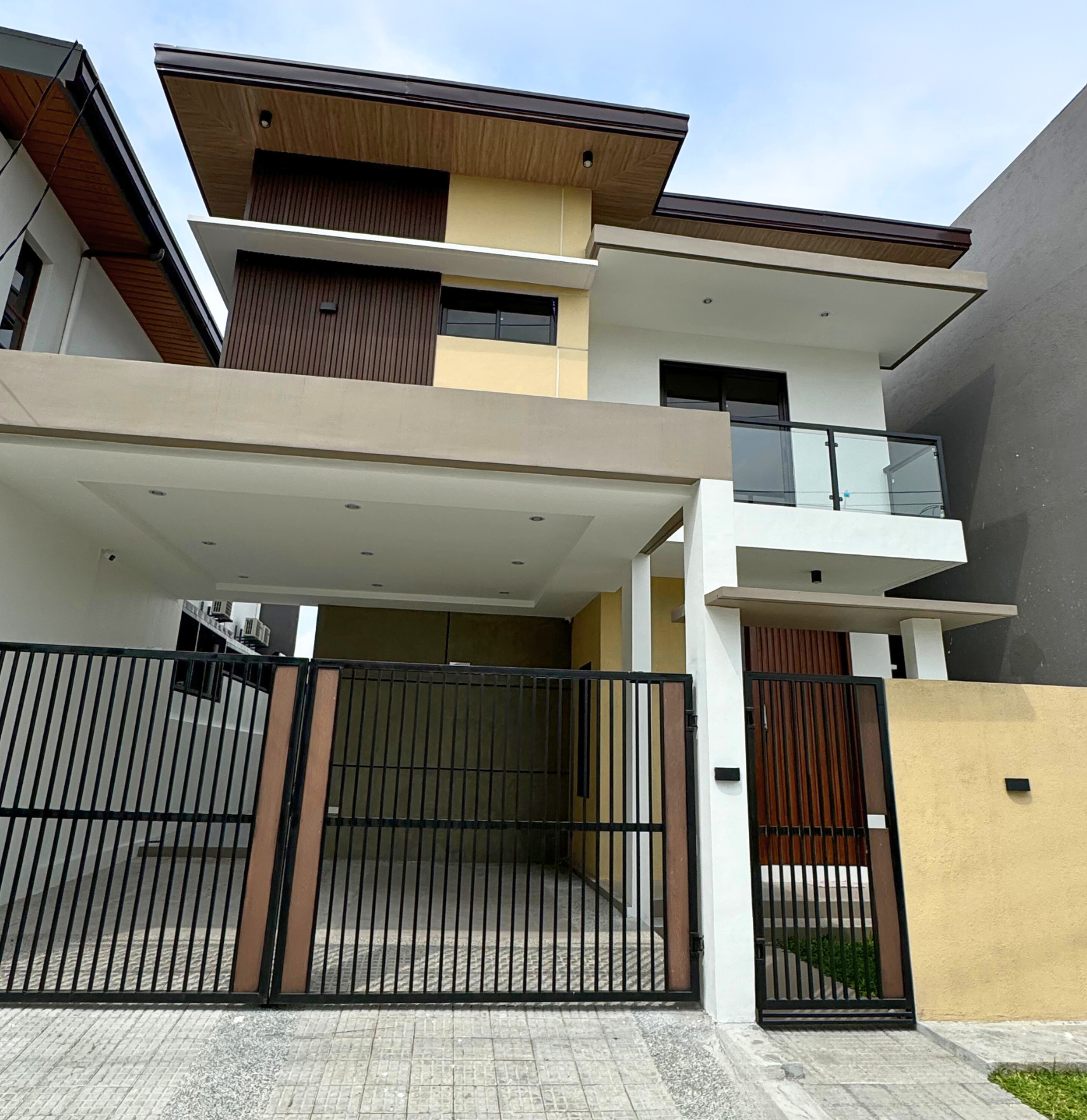 Newly-built Fully-Furnished House and Lot For Sale Near Clark