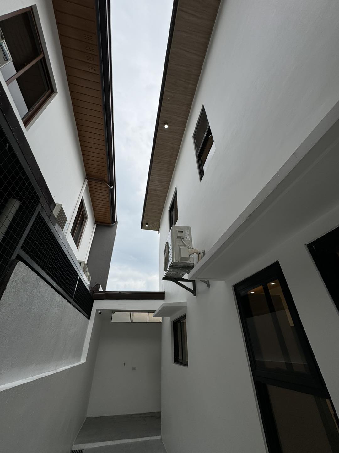 Newly-built Fully-Furnished House and Lot For Sale Near Clark - Image 32