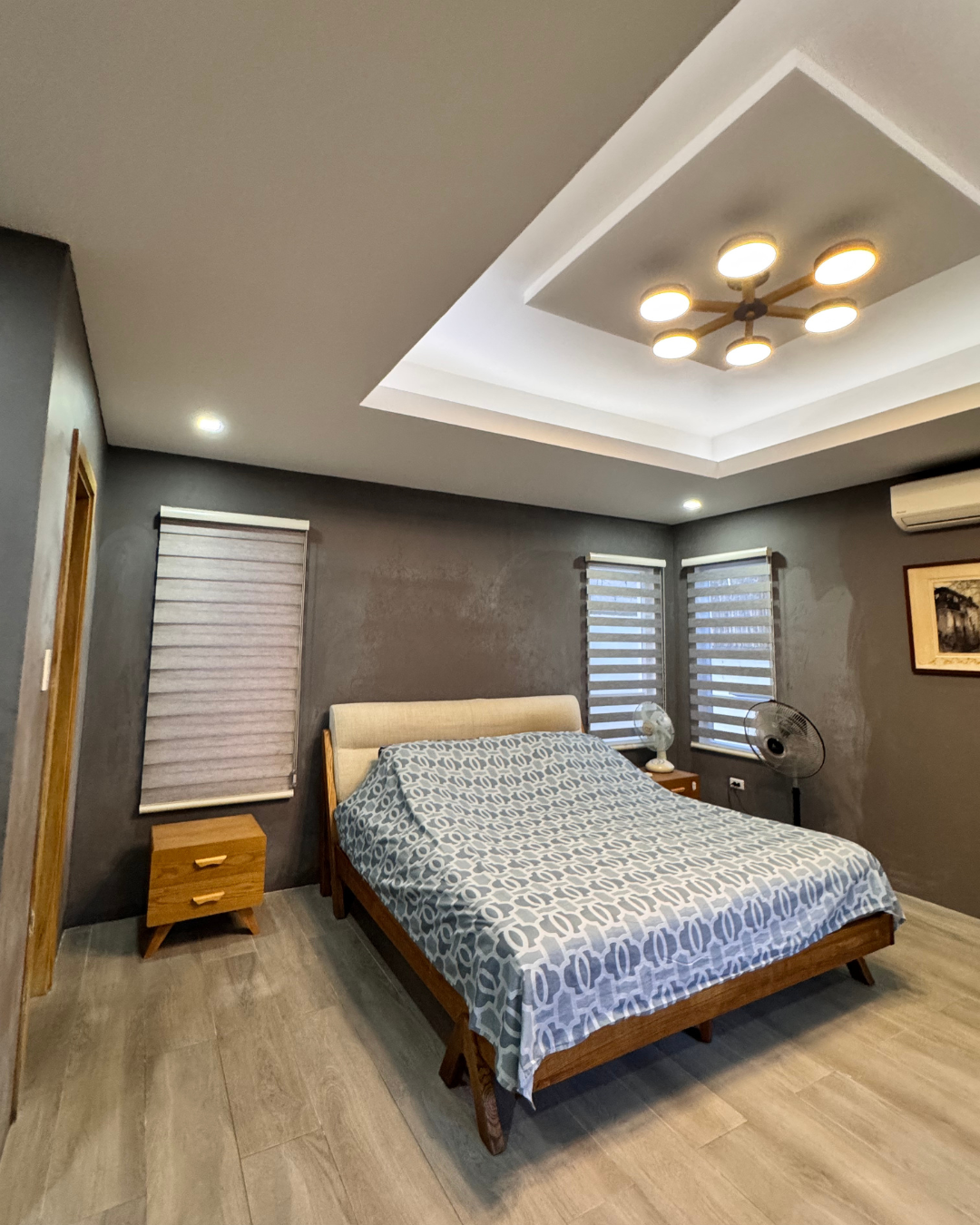 Well-maintained Spacious Modern House and Lot For Sale Near Clark - Image 16