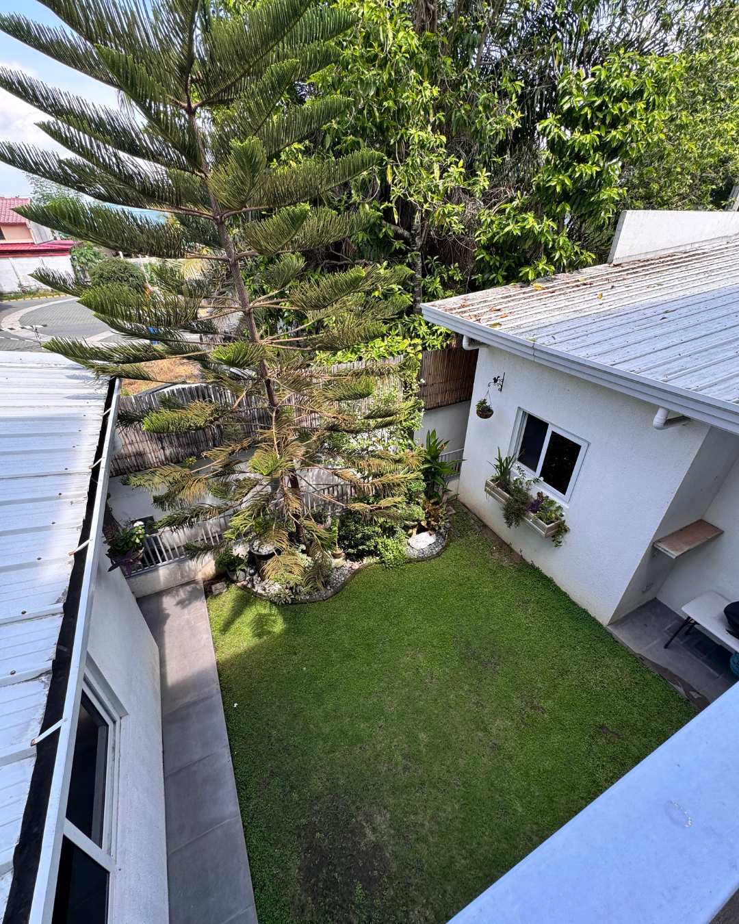 Well-maintained Spacious Modern House and Lot For Sale Near Clark - Image 24