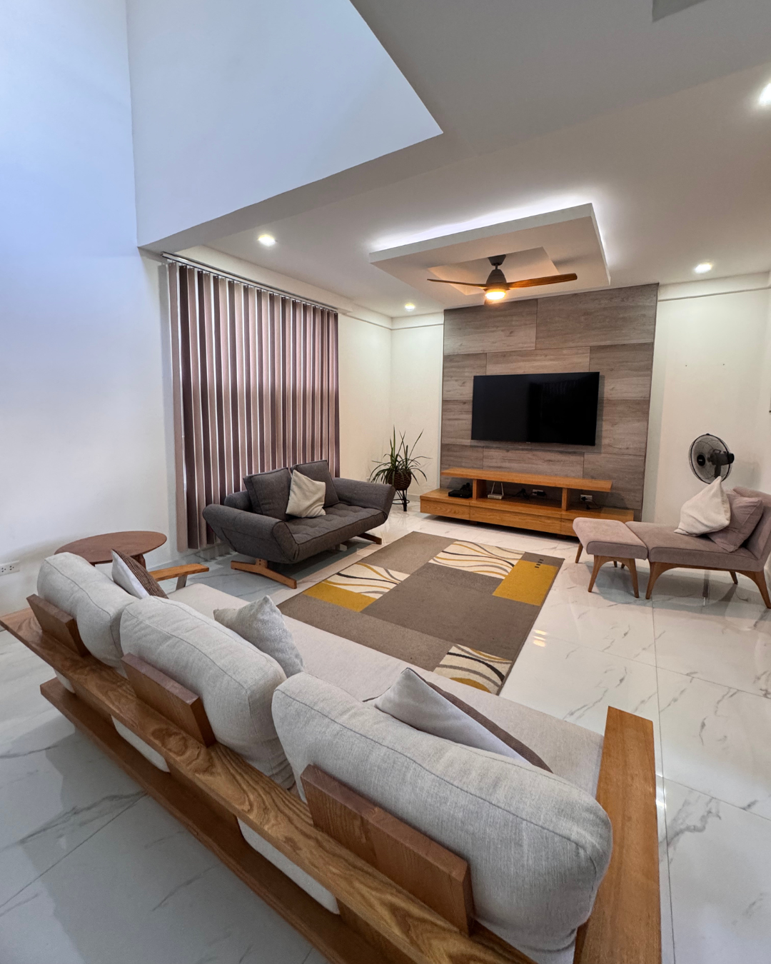 Well-maintained Spacious Modern House and Lot For Sale Near Clark - Image 7