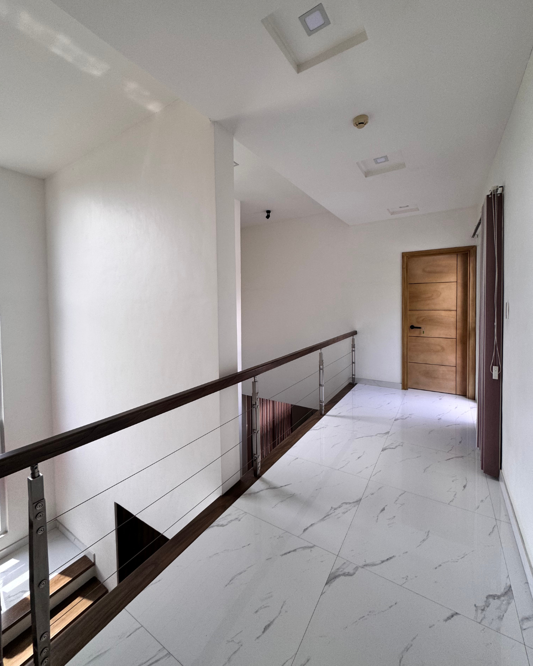 Well-maintained Spacious Modern House and Lot For Sale Near Clark - Image 11
